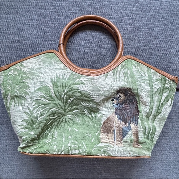 Bueno Handbags - Bueno Bag, NWT, embroidered lion, tropical, jungle, handbag, eclectic